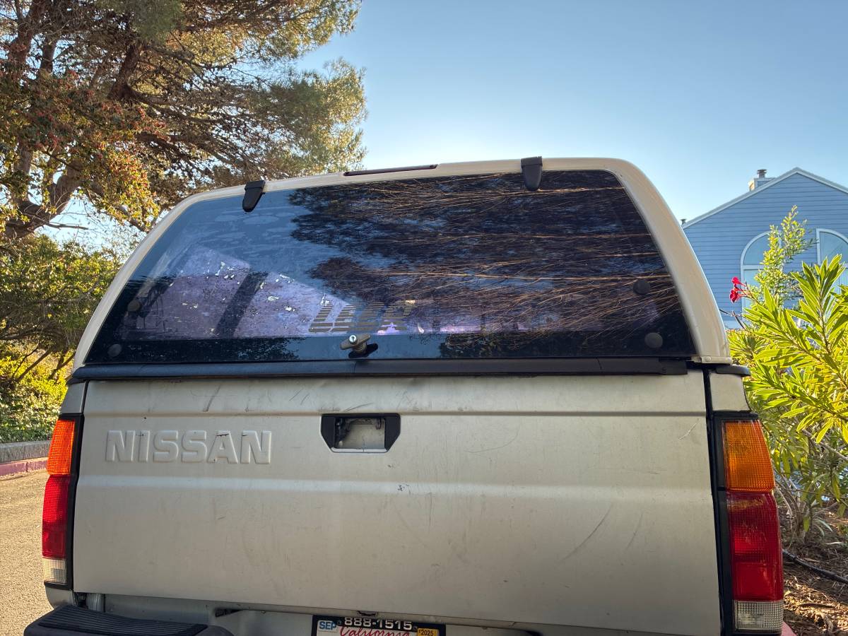 Nissan-hardbody-pickup-1993-silver-2