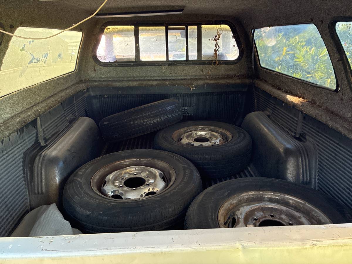 Nissan-hardbody-pickup-1993-silver-3