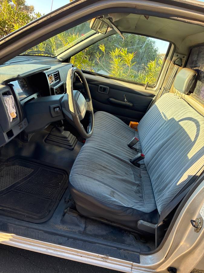Nissan-hardbody-pickup-1993-silver-6