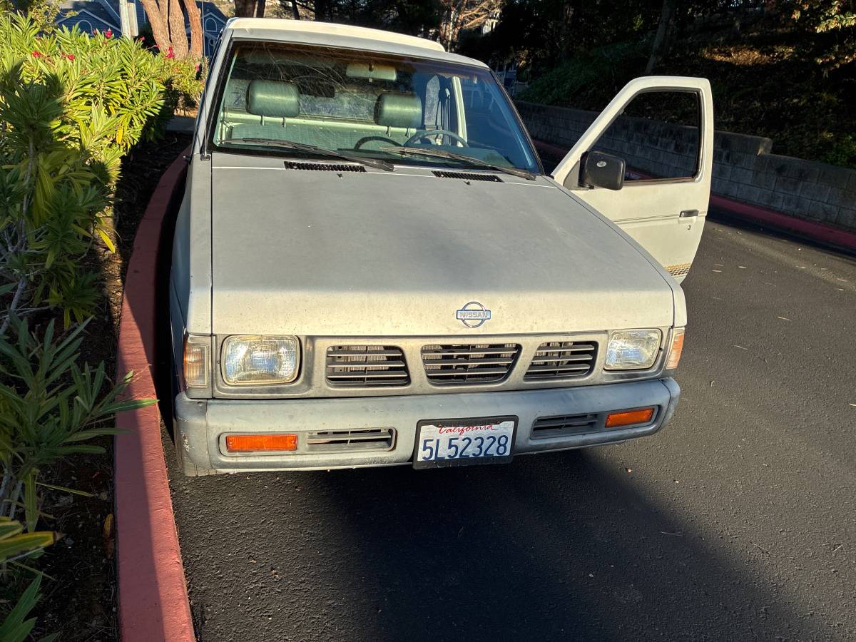Nissan-hardbody-pickup-1993-silver-8