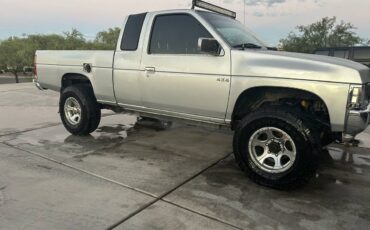 Nissan-hardbody-pickup-1995-1