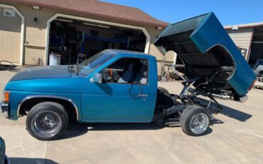 Nissan-hardbody-pickup-1995-2