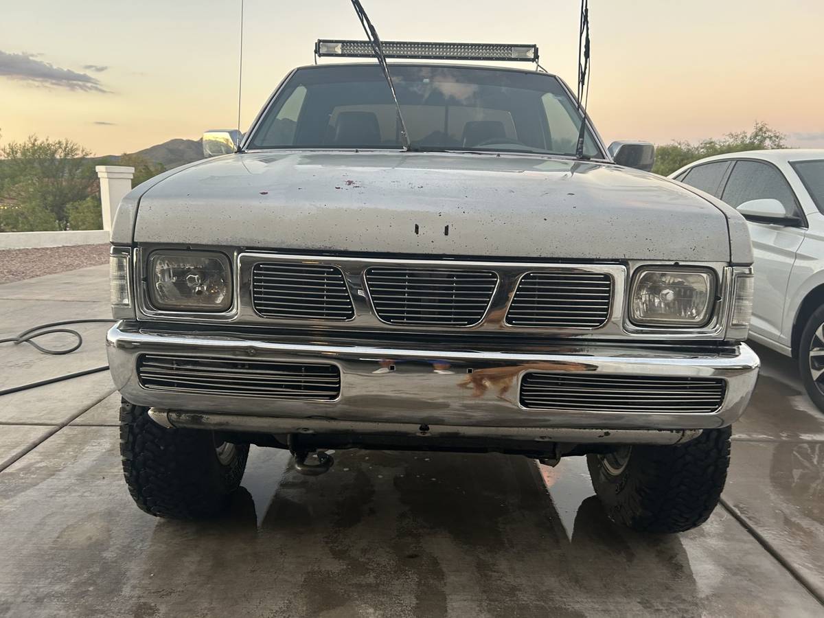 Nissan-hardbody-pickup-1995-2