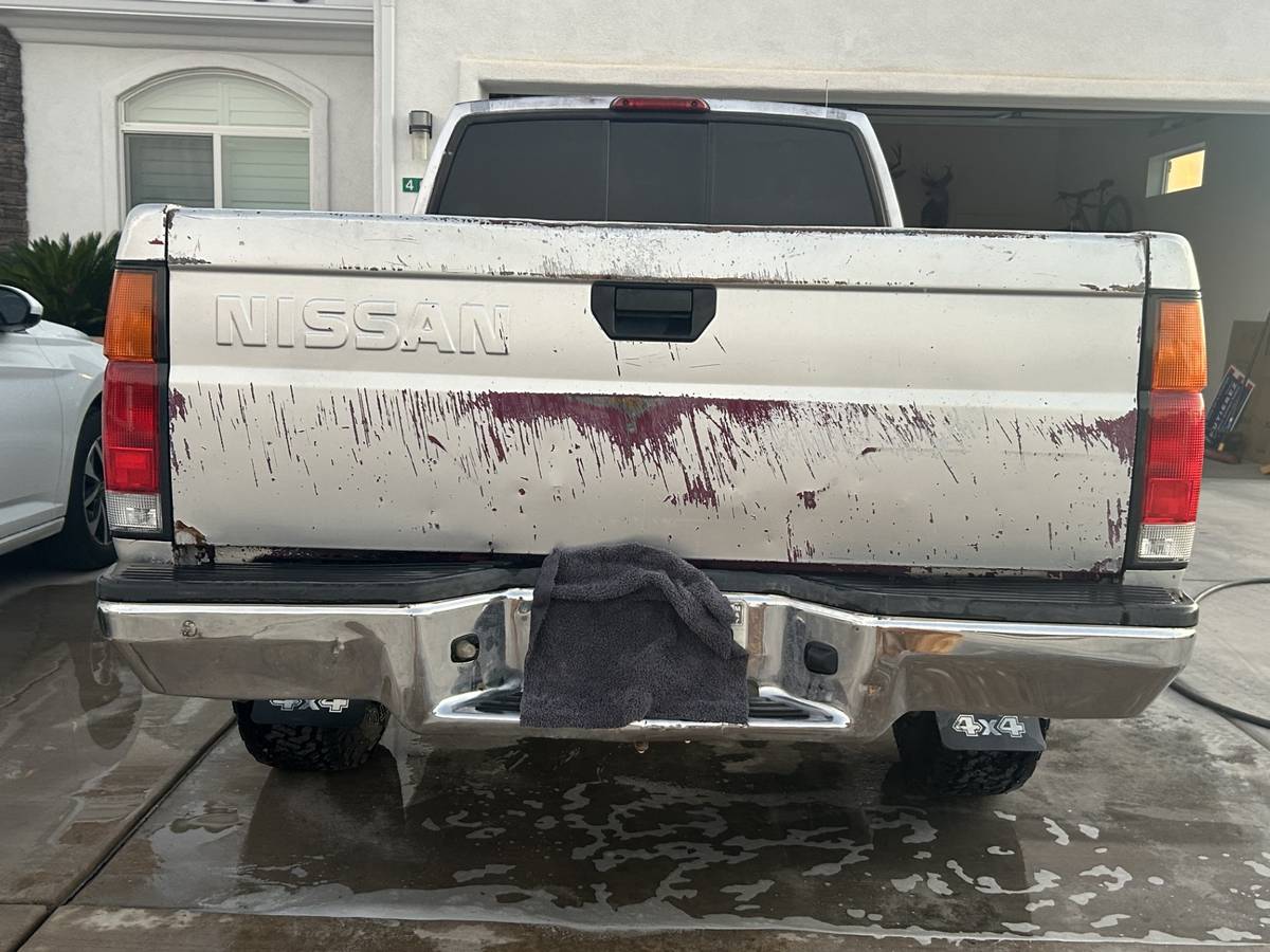 Nissan-hardbody-pickup-1995-3