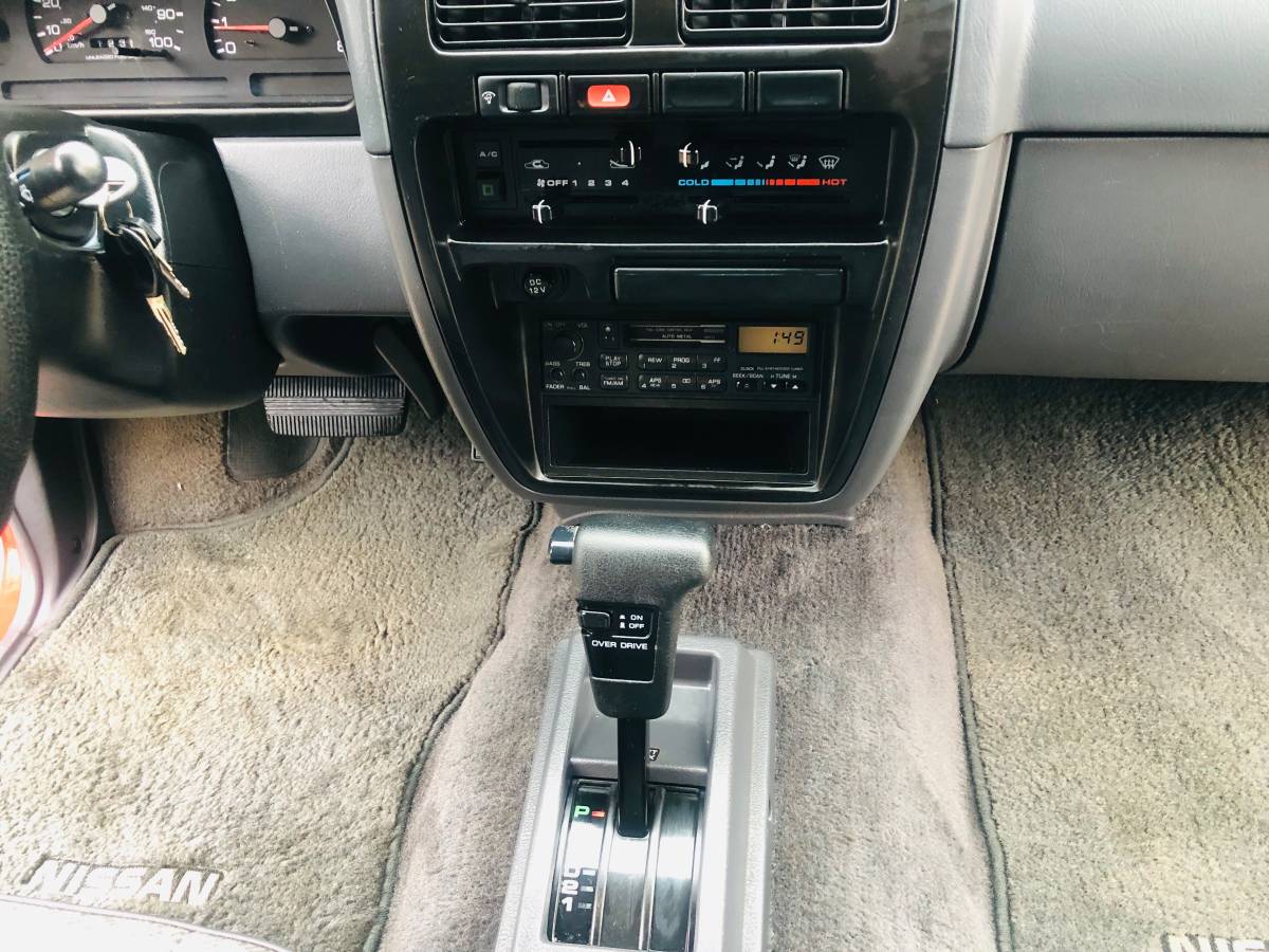 Nissan-hardbody-pickup-1995-9