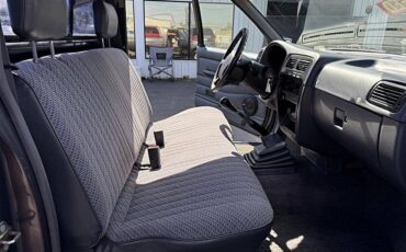 Nissan-hardbody-pickup-1996-custom-13