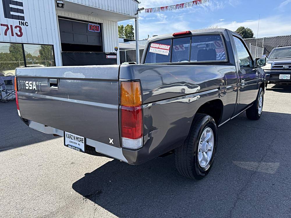 Nissan-hardbody-pickup-1996-custom-23
