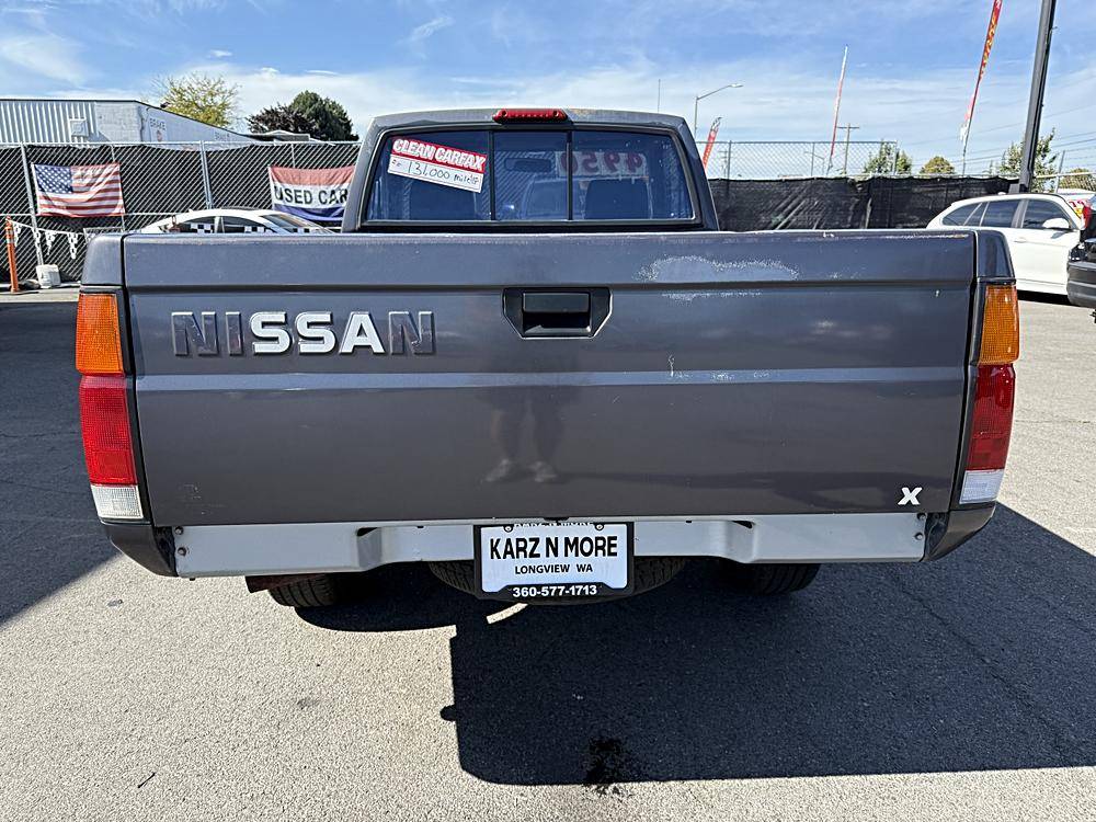 Nissan-hardbody-pickup-1996-custom-24