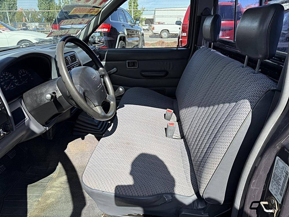 Nissan-hardbody-pickup-1996-custom-28