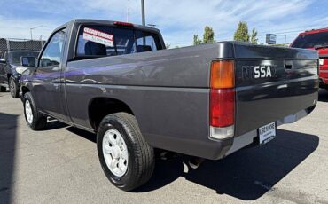 Nissan-hardbody-pickup-1996-custom-3