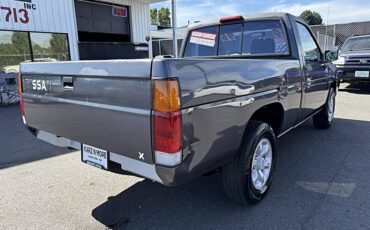 Nissan-hardbody-pickup-1996-custom-5