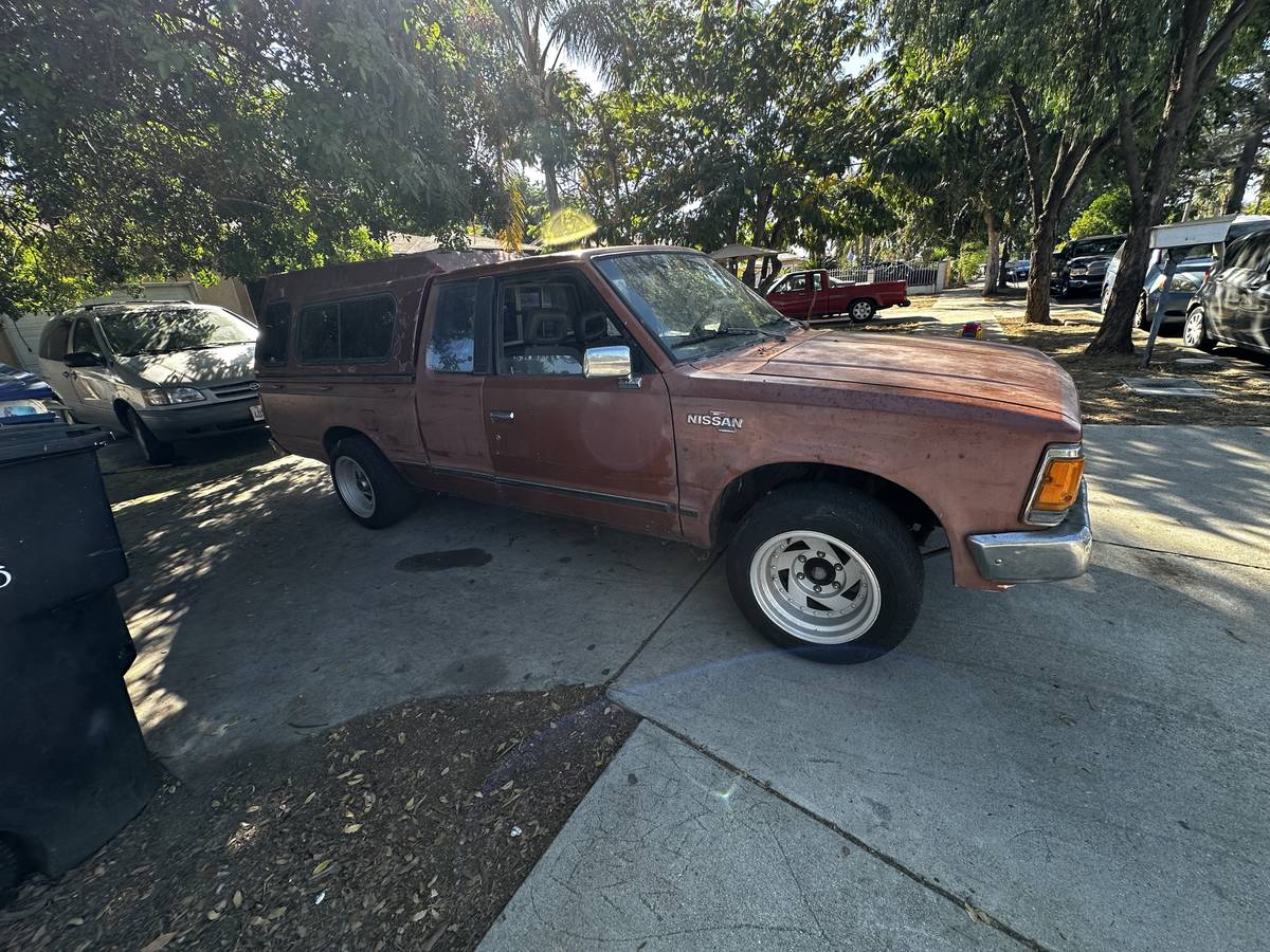 Nissan-hardbody-pickup-king-cab-1984-brown-18