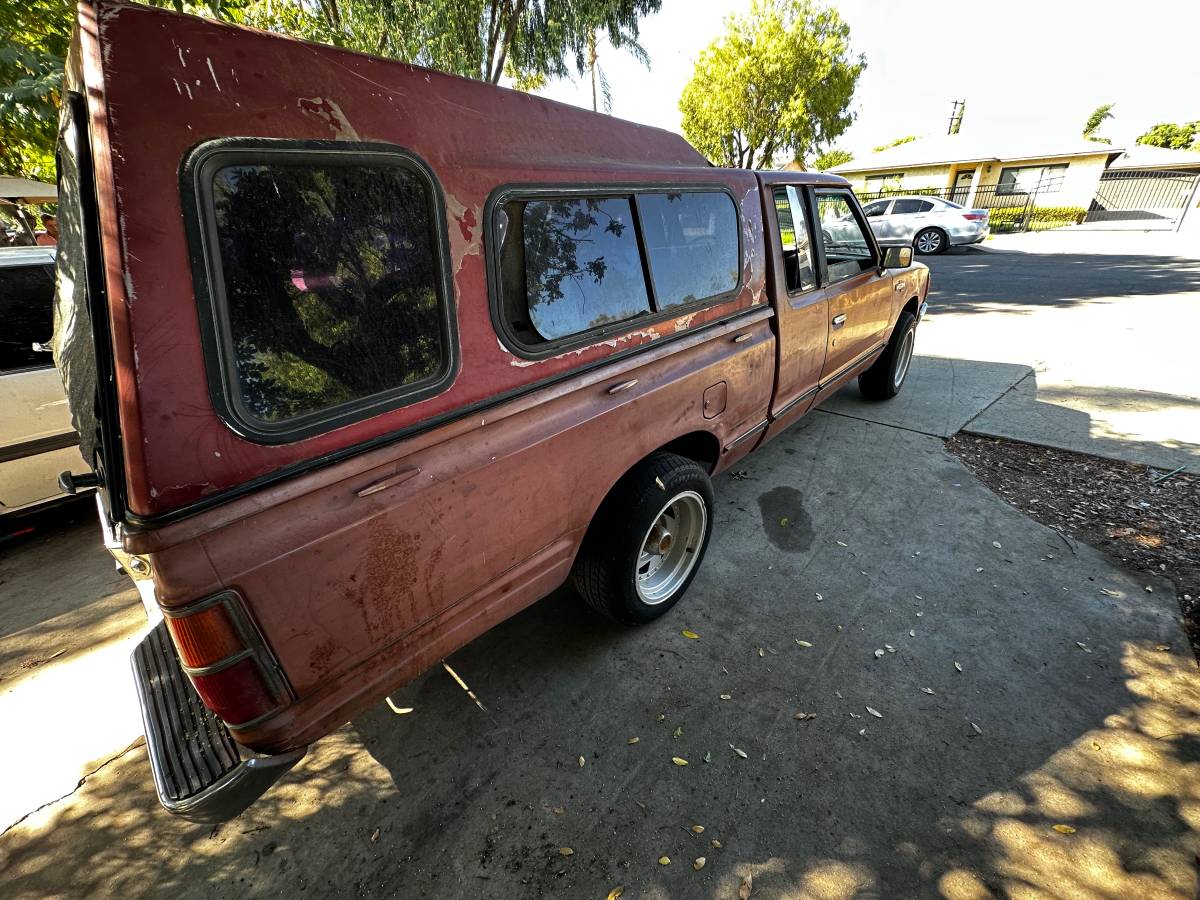 Nissan-hardbody-pickup-king-cab-1984-brown-3