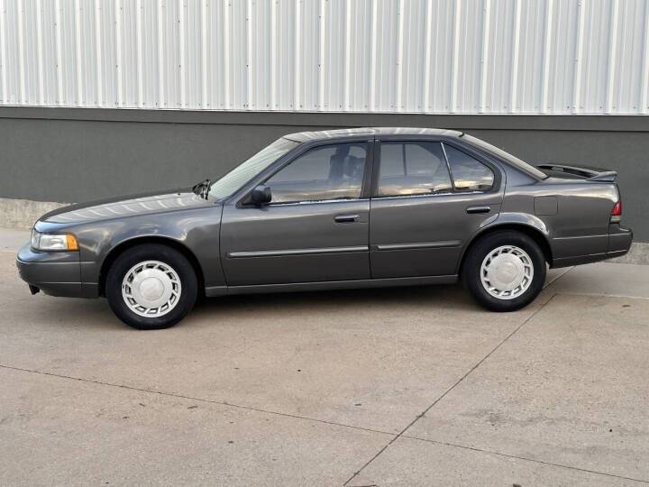 Nissan-maxima-1989-grey-2