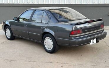 Nissan-maxima-1989-grey-3