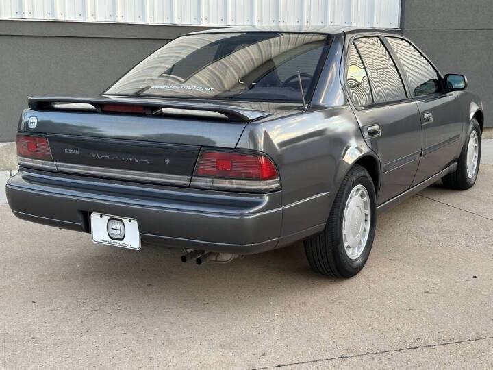 Nissan-maxima-1989-grey-5
