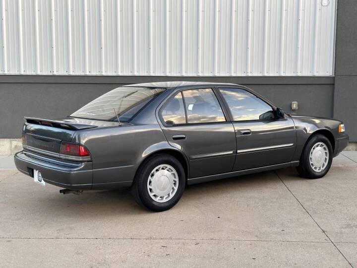Nissan-maxima-1989-grey-8