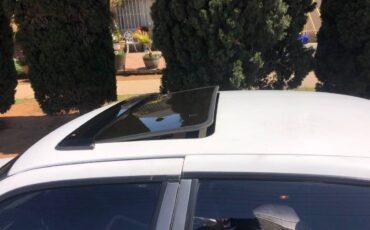 Nissan-maxima-1991-white-2