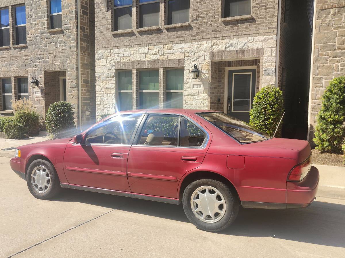 Nissan-maxima-1994-custom-2