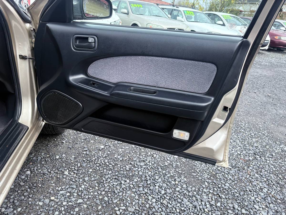 Nissan-maxima-1995-custom-1