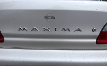 Nissan-maxima-1995-custom-12