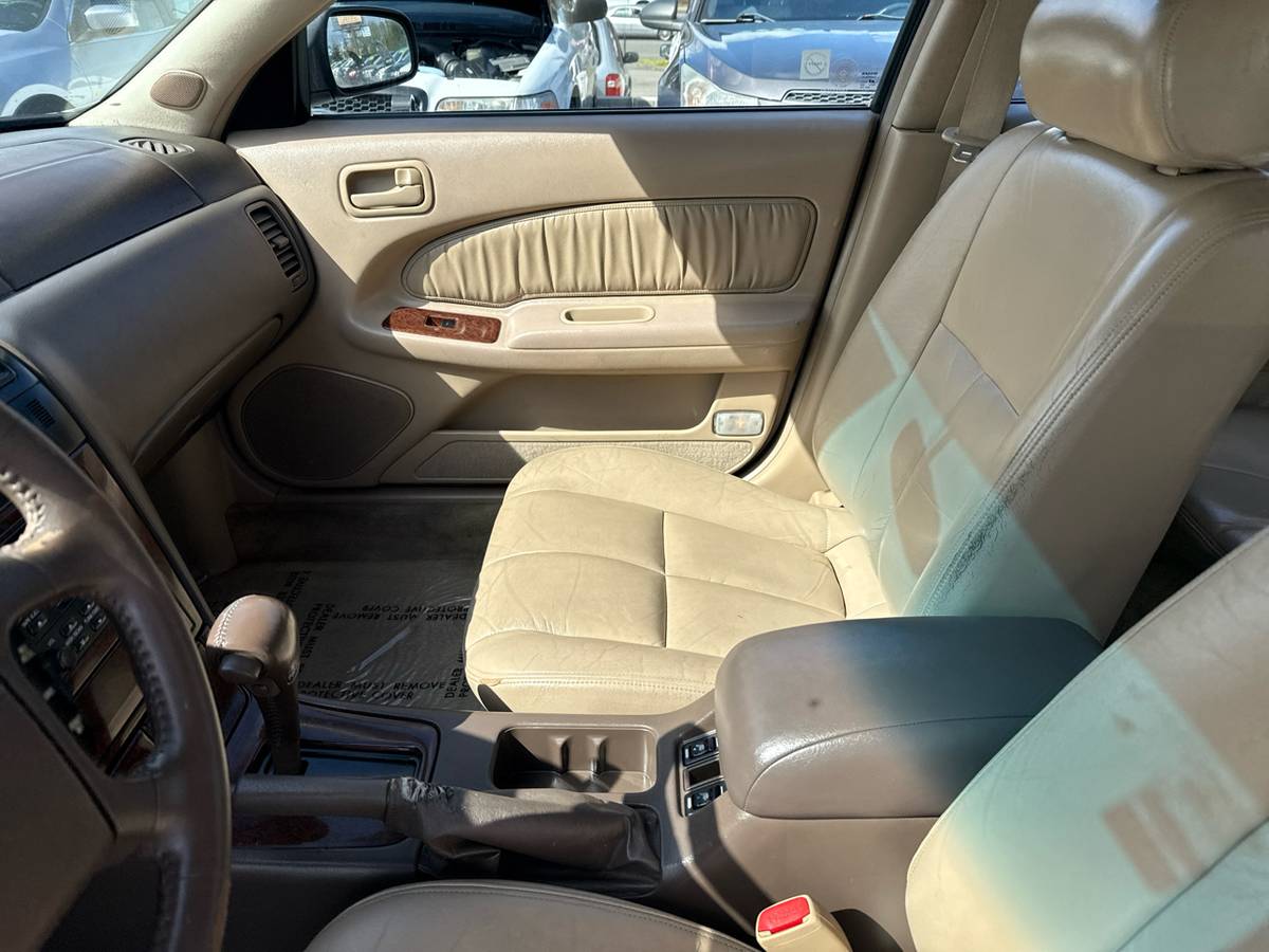 Nissan-maxima-1995-custom-15