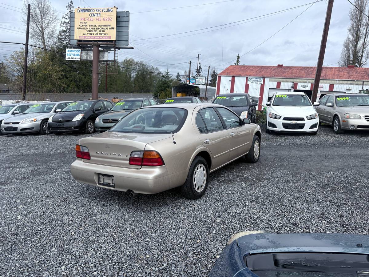 Nissan-maxima-1995-custom-26