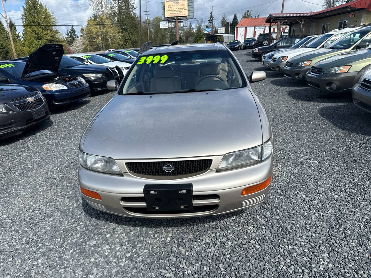 Nissan-maxima-1995-custom-30