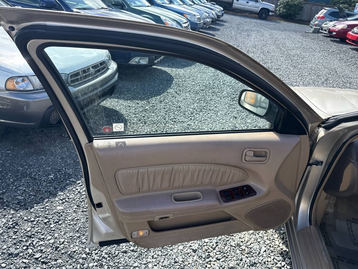 Nissan-maxima-1995-custom-34