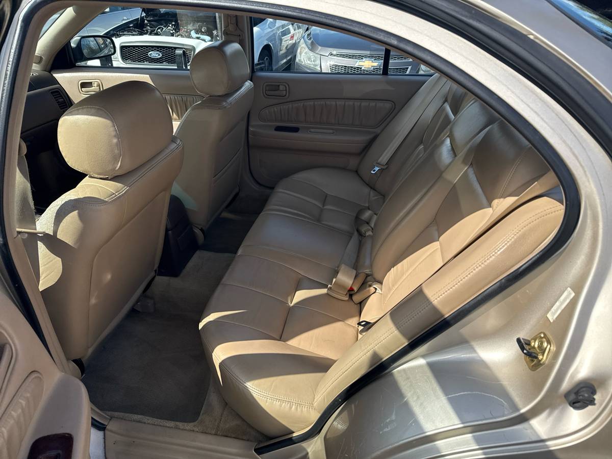 Nissan-maxima-1995-custom-41