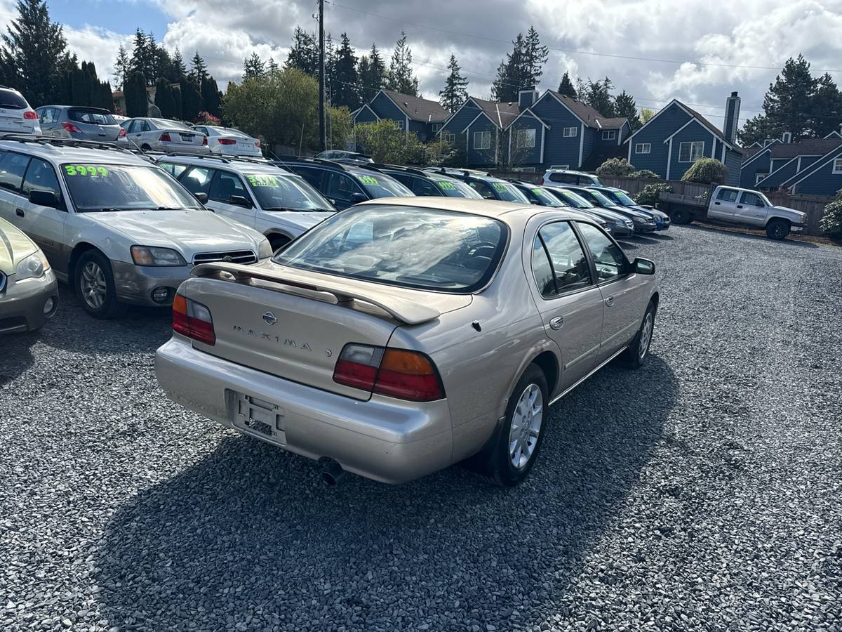 Nissan-maxima-1995-custom-47