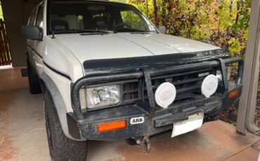 Nissan-pathfinder-1988-white-1
