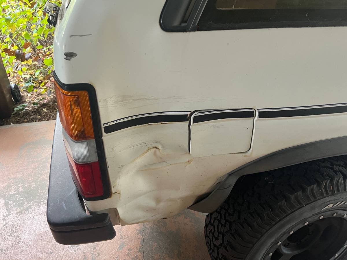 Nissan-pathfinder-1988-white-11
