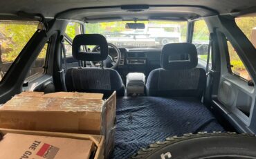 Nissan-pathfinder-1988-white-18