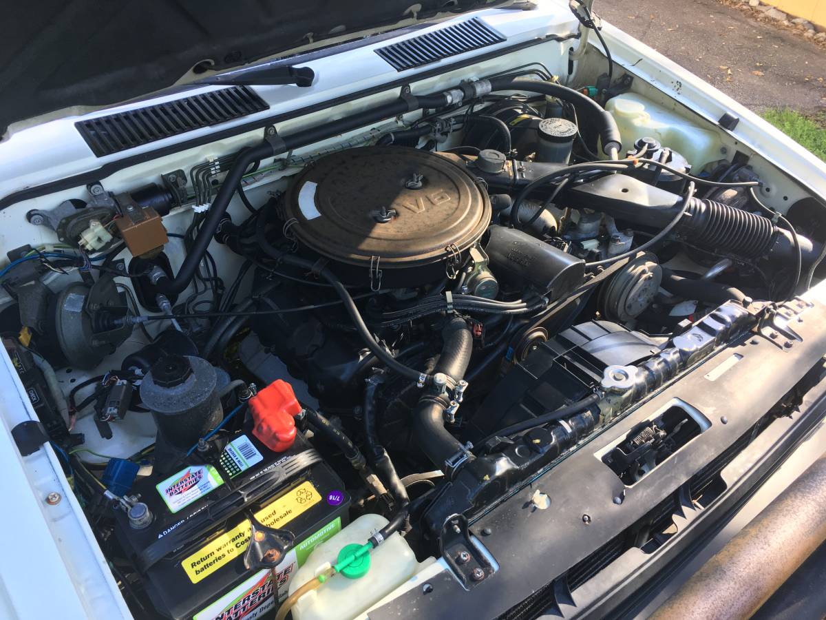 Nissan-pathfinder-1988-white-22