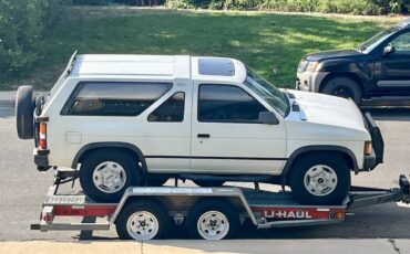 Nissan-pathfinder-1988-white-23