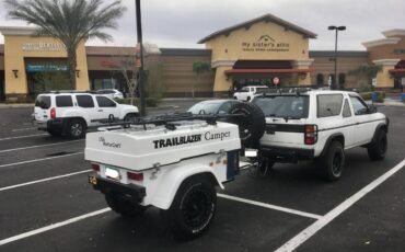 Nissan-pathfinder-1988-white-4