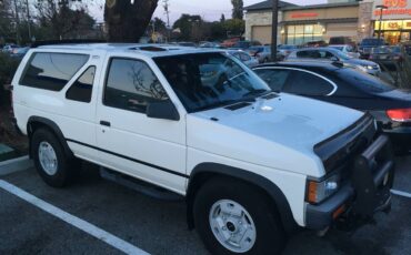 Nissan-pathfinder-1988-white-7