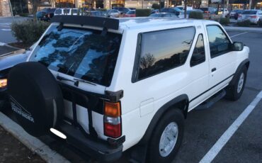 Nissan-pathfinder-1988-white-8