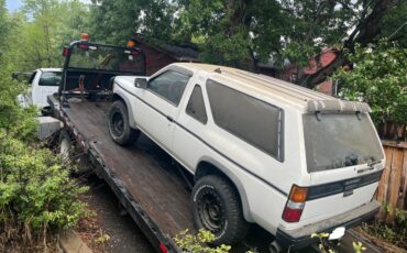 Nissan-pathfinder-1988-white-9