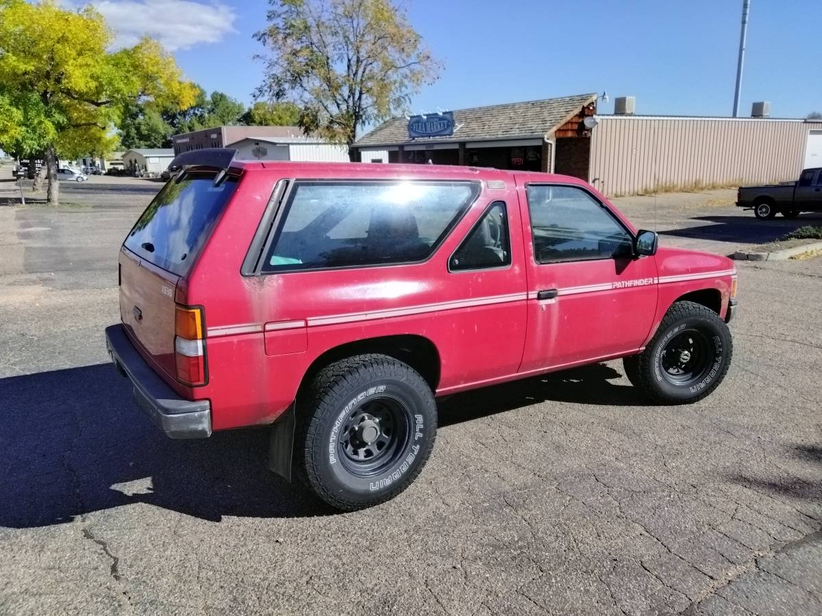 Nissan-pathfinder-1989-red-1