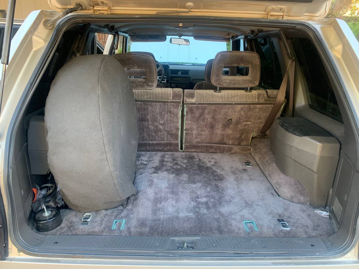 Nissan-pathfinder-1990-14
