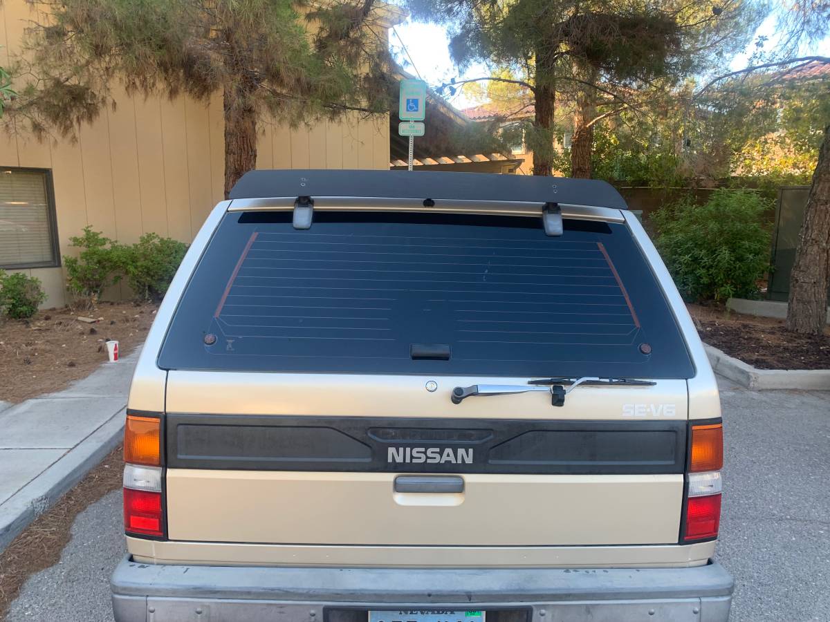Nissan-pathfinder-1990-3