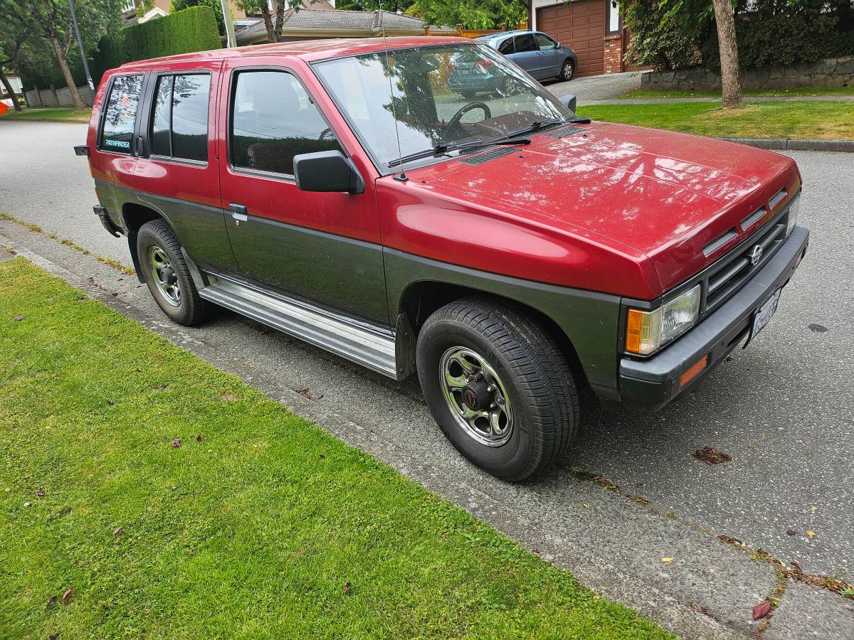 Nissan-pathfinder-1991-red-2