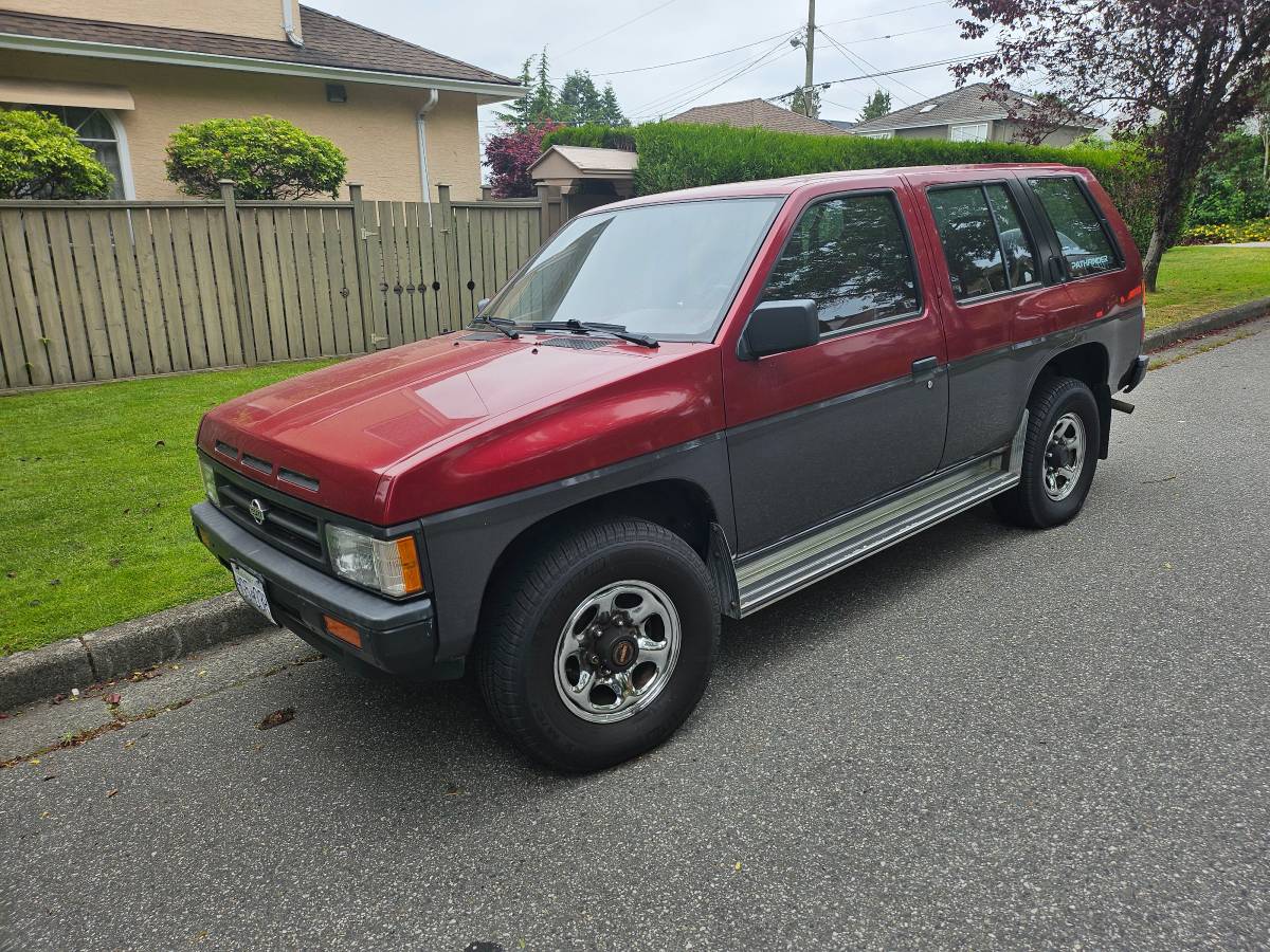 Nissan-pathfinder-1991-red-3