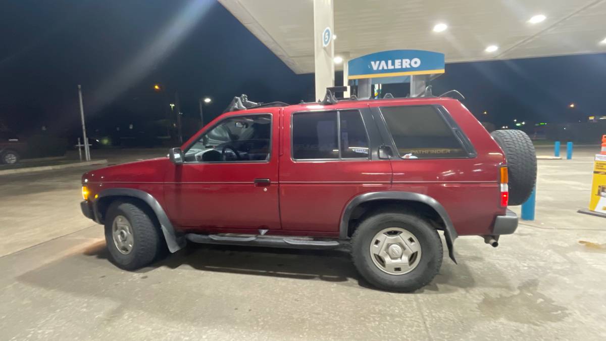 Nissan-pathfinder-1994-red-3
