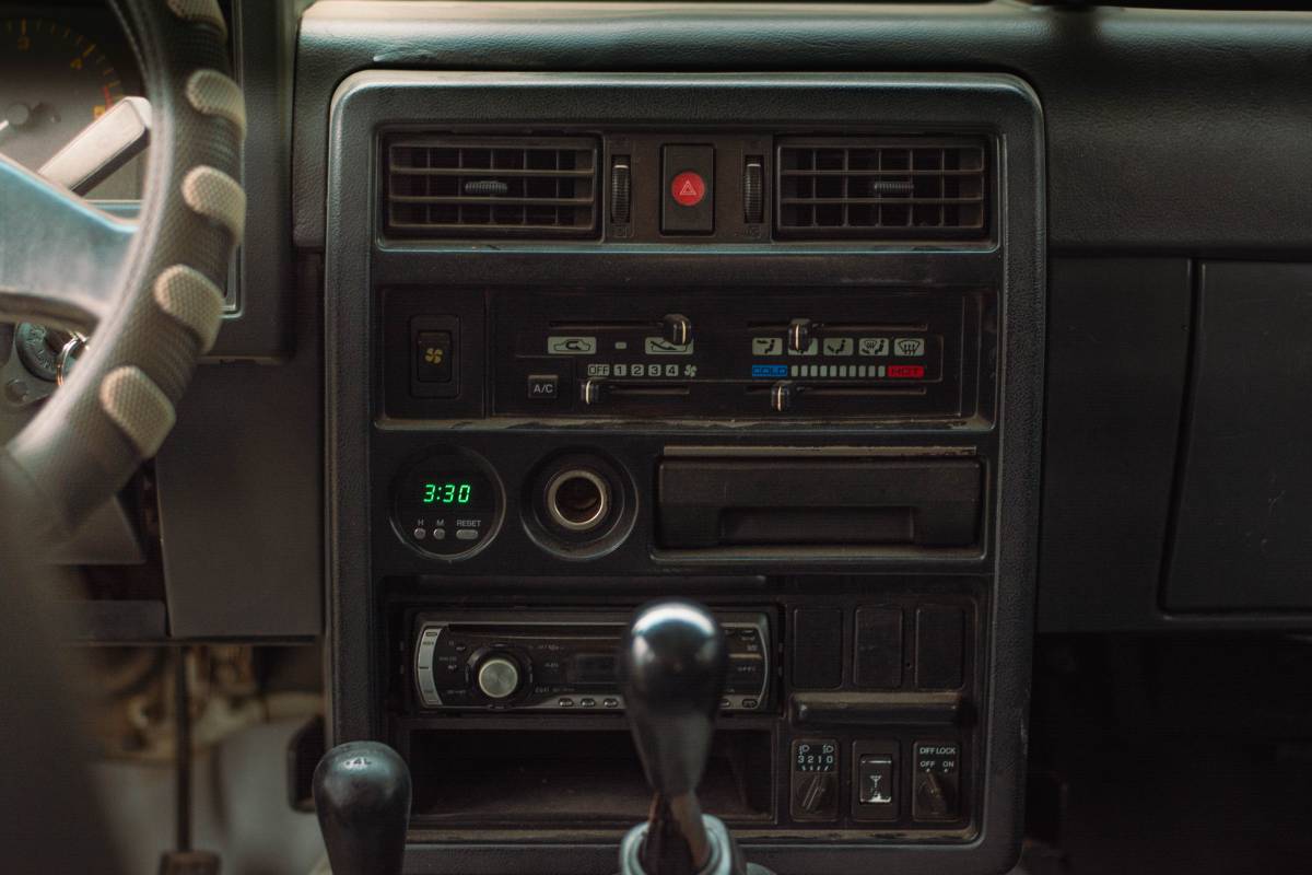 Nissan-patrol-diesel-1994-grey-13