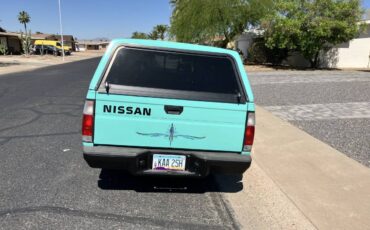 Nissan-pickup-1995-11