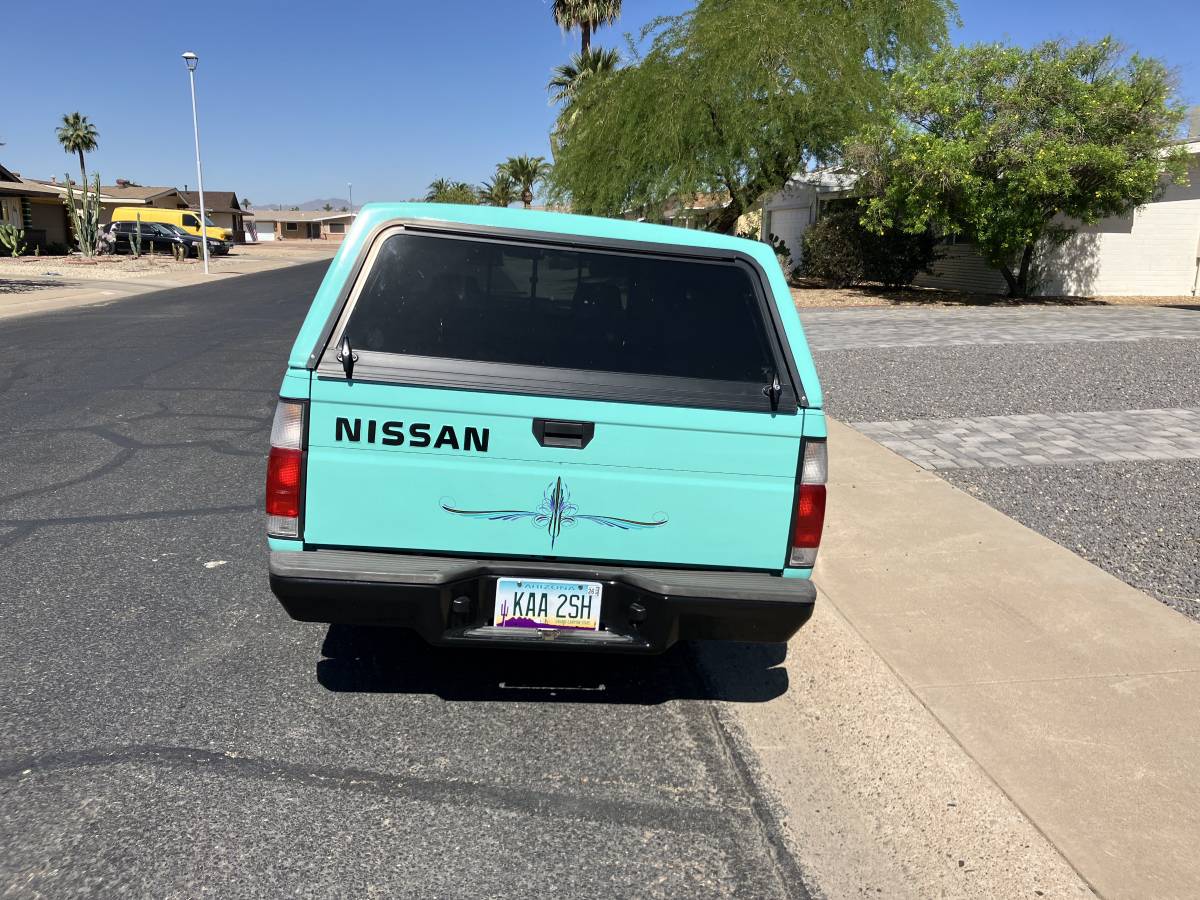 Nissan-pickup-1995-11