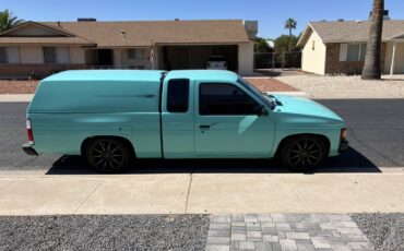 Nissan-pickup-1995-3